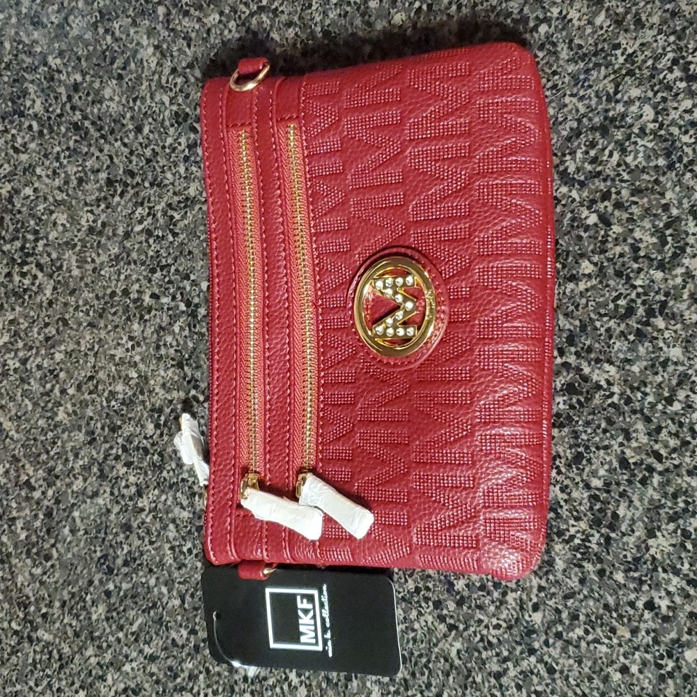 NWT Mia K Farrow red women's crossbows bag and convertible wristlet